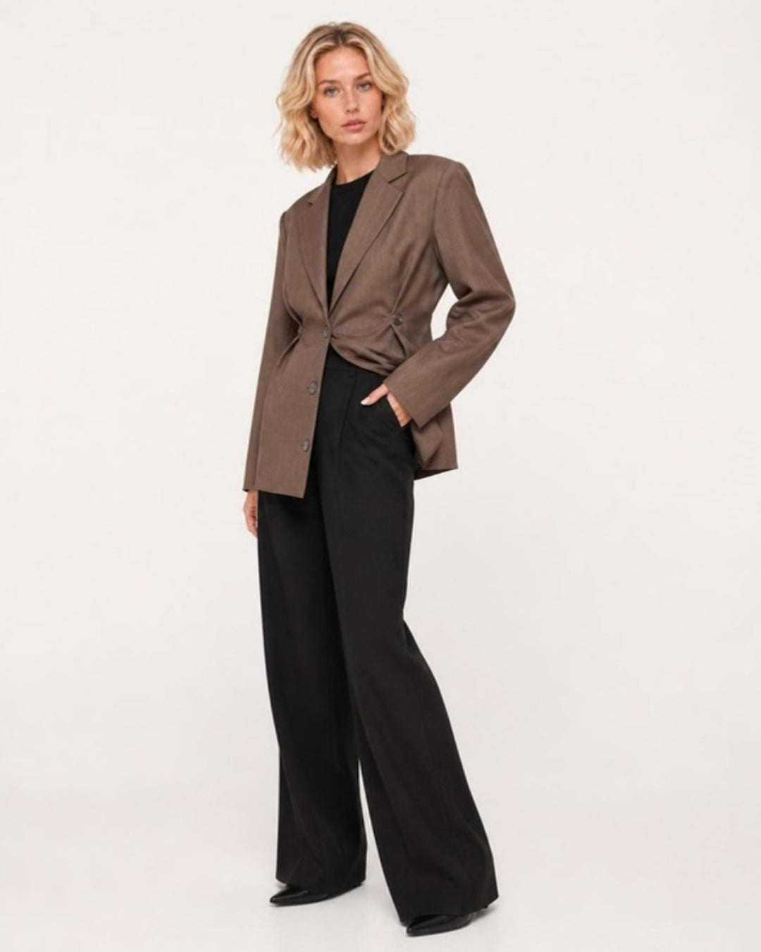 Fenna Klassieke Blazer Taupe - driekwart