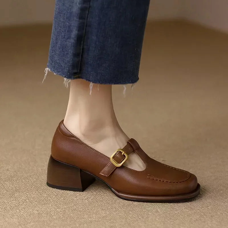 Emilia – Vintage-Stijl T-Strap Schoenen