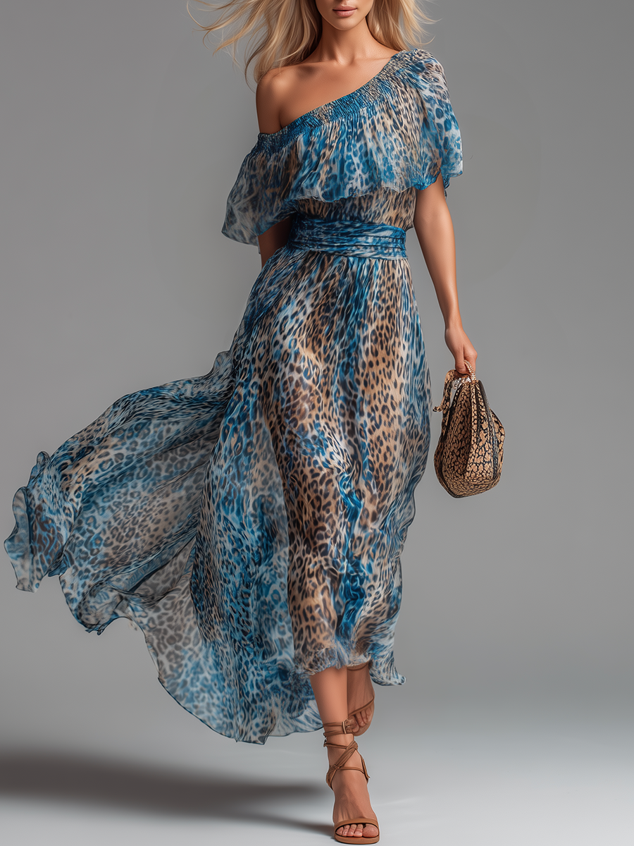 Lauren - Lange chiffon jurk met luipaardprint en blote schouders